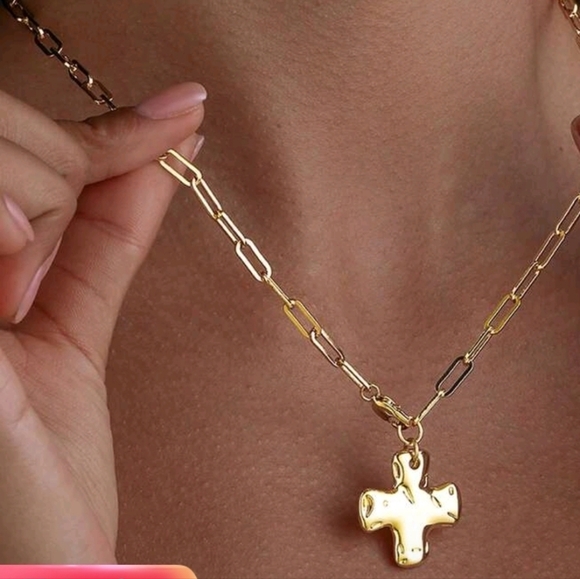 Gold Cross Pendant Necklace Elegant - Picture 2 of 4